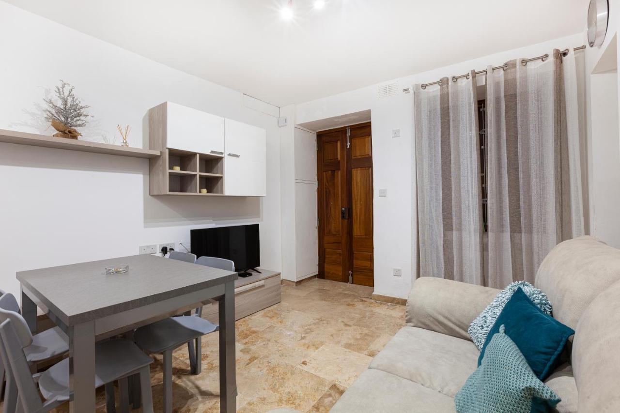 Designer Home With Comfy Sofa In Central Valletta By 360 Estates المظهر الخارجي الصورة